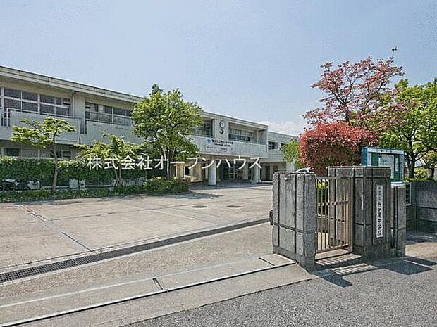 横浜市立市ケ尾中学校まで991m