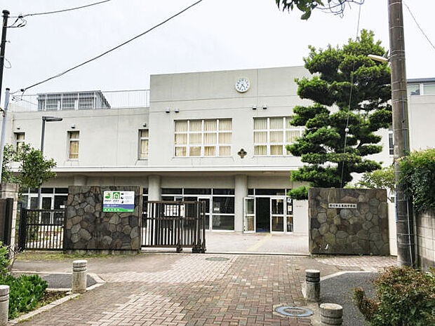市川市立第四中学校まで956m