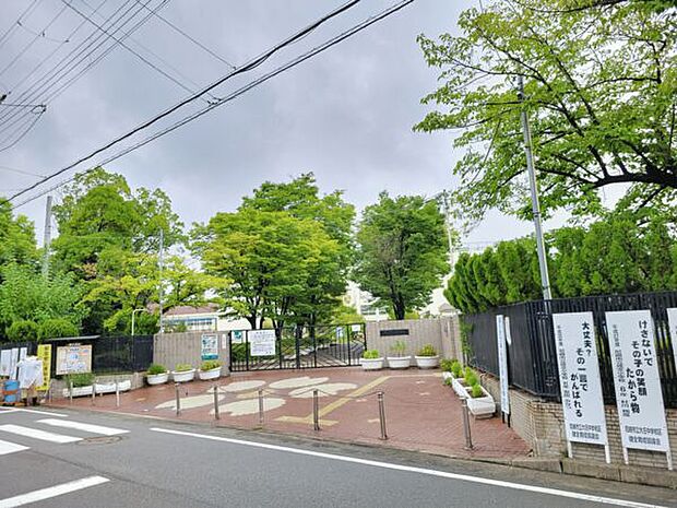尼崎市立成文小学校まで704m