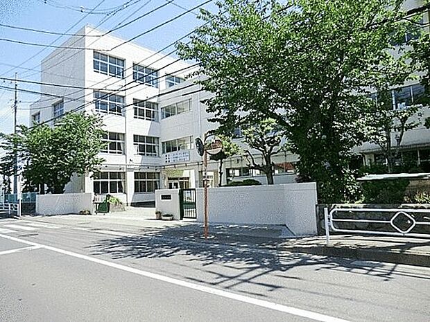 座間市立西中学校まで2062m