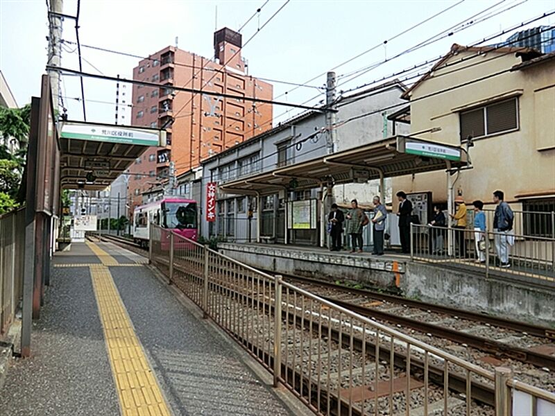 【車・交通】都電荒川線「荒川区役所前」駅