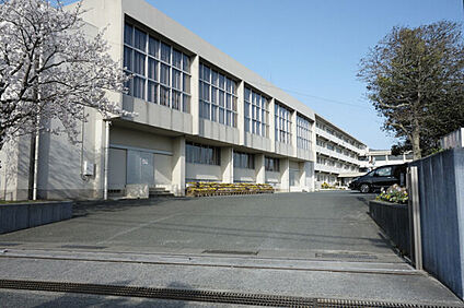 筑紫野市立筑紫野中学校 387m