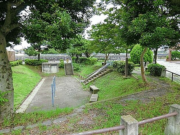 下藤が谷南公園(約1,424m)