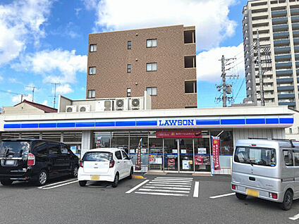 ローソン東区芳野三丁目店 626m