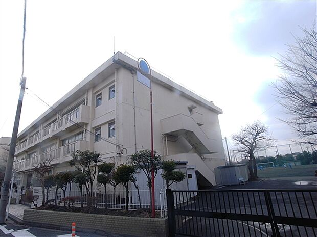 横浜市立宮田中学校(約624m)