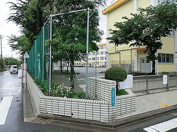 江戸川区立篠崎第三小学校(約355m)