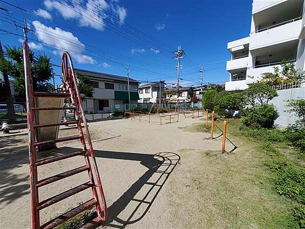 明野町あべりあ児童遊園(約560m)