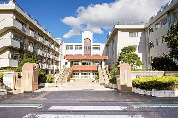さいたま市立大牧小学校（約896m）