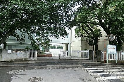 西東京市立田無第一中学校 621m