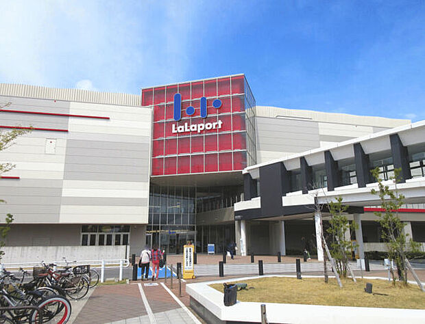 ららぽーと名古屋みなとアクルス(約1,251m)