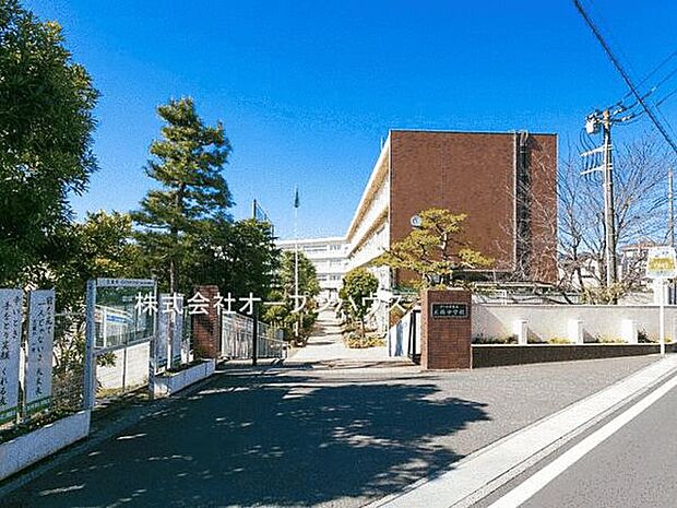 さいたま市立三橋中学校(約755m)
