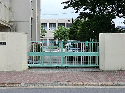 大田区立中富小学校 490m