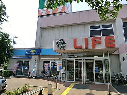 ライフ船堀店 1682m