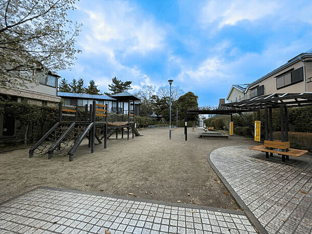 一之江三丁目公園(約1,358m)