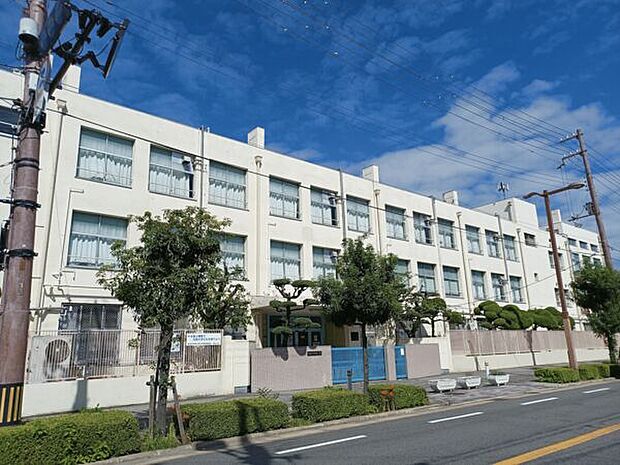 大阪市立港晴小学校（約399m）