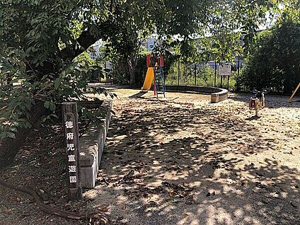 春日市立春日野中学校 869m