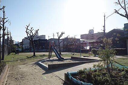 神功町公園 783m