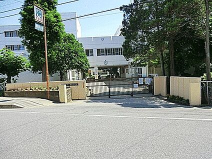 習志野市立屋敷小学校 645m