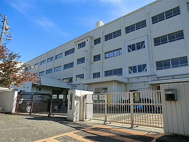 横浜市立もえぎ野小学校(約664m)