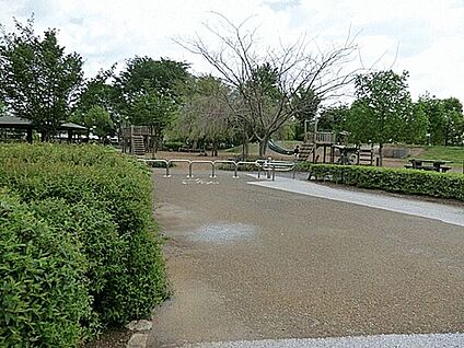 狛江市立狛江第三中学校 2253m