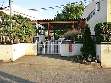 鶴川シオン幼稚園 1353m