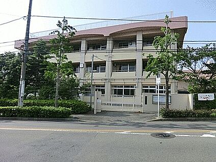 川崎市立王禅寺中央中学校 406m