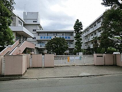 府中市立府中第八中学校 996m
