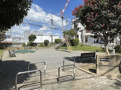 栗田谷第二公園 521m