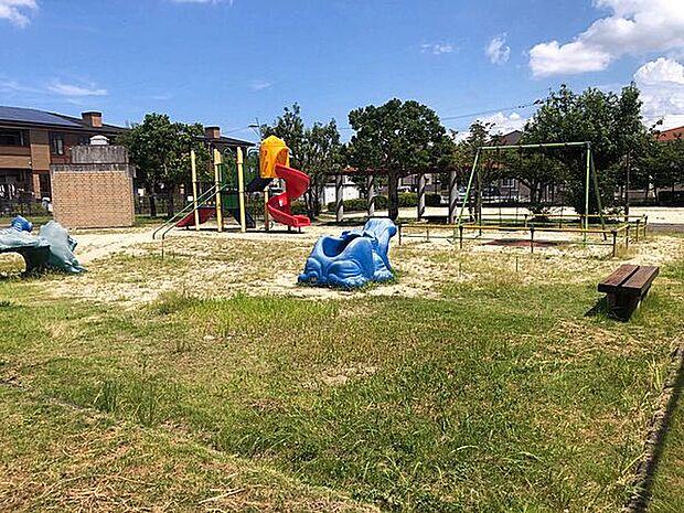 貞島公園(約911m)