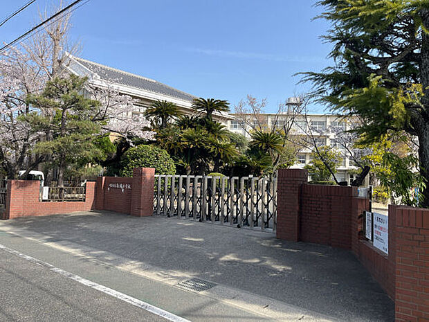 刈谷市立亀城小学校（約1,198m）