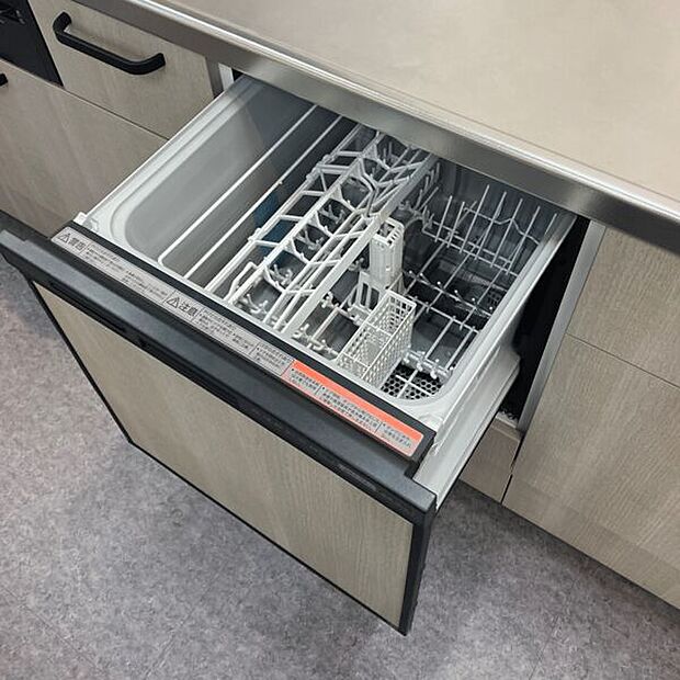 【バスルーム「オフローラ」】日常の疲れを癒やすここちのよいユニットバス。お手入れが簡単になる工夫が凝らされているため、手間をかけずに清潔さを保てます。