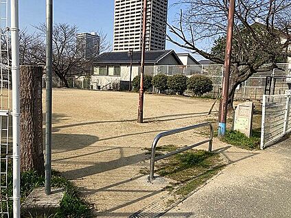湯屋が谷さくら公園 1039m