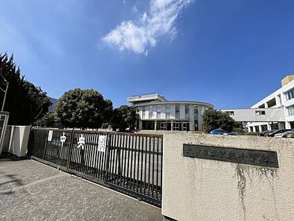 太田市立中央小学校 1651m