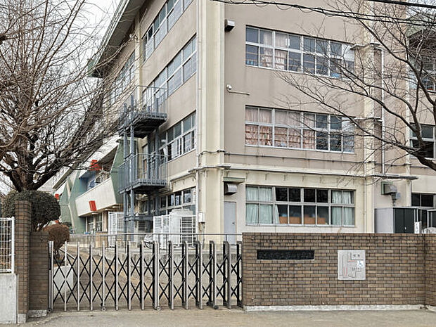 国分寺市立第四中学校(約1,826m)