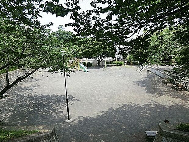 磯子台公園（約1,127m）