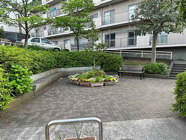 上永谷第二公園(約452m)