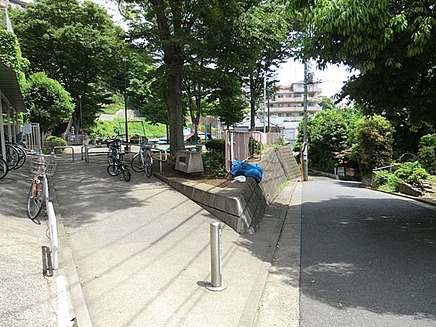 宮ケ谷台公園（約984m）