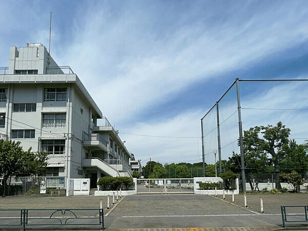 世田谷区立喜多見中学校（約462m）