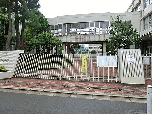 板橋区立上板橋第四小学校（約403m）