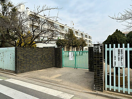 川口市立芝中央小学校 1002m