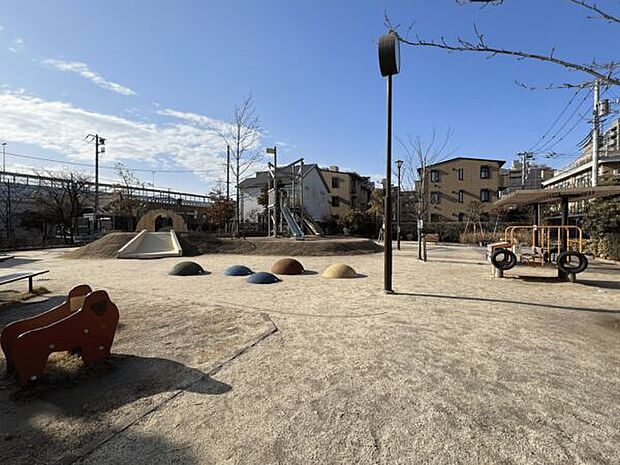 篠崎仲町公園（約898m）