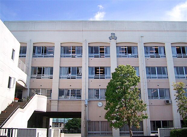 川崎市立西高津中学校（約1,024m）