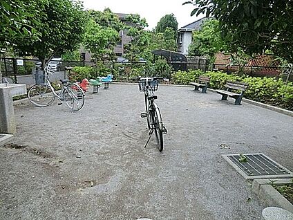 船橋市立八木が谷中学校 823m