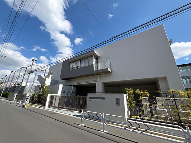 江戸川区立小松川中学校(約477m)