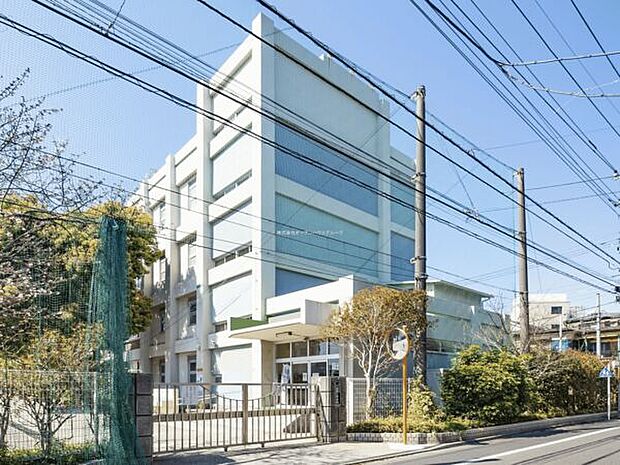 江戸川区立小岩第二中学校(約476m)