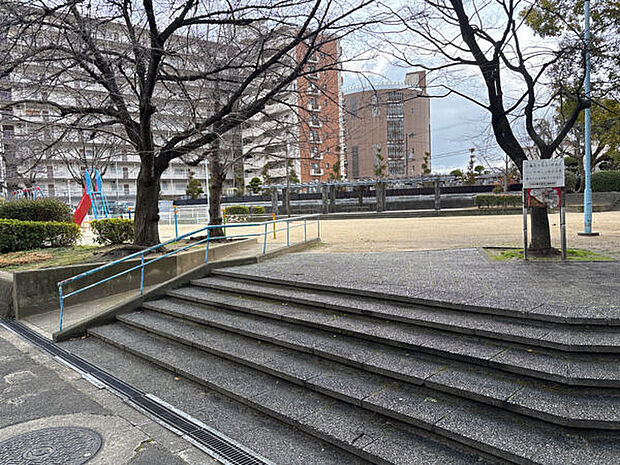 鴫野西公園（約247m）