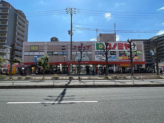 ショッピングフロアーステップ（約687m）