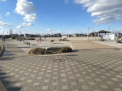 駅南中央公園 629m