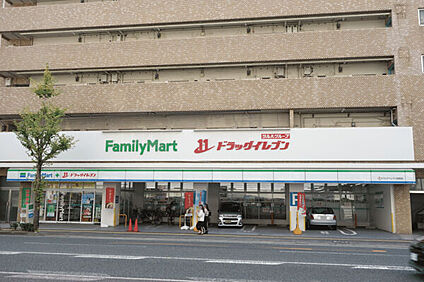 ファミリーマート ドラッグイレブン別府店 910m