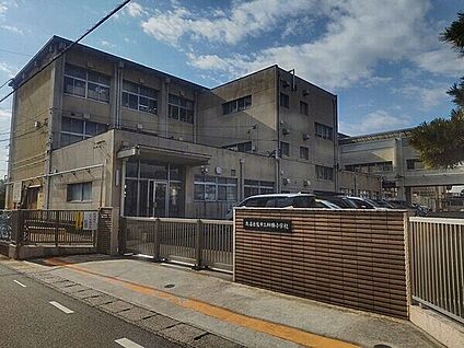 ココカラファインジップドラッグ師勝店 801m